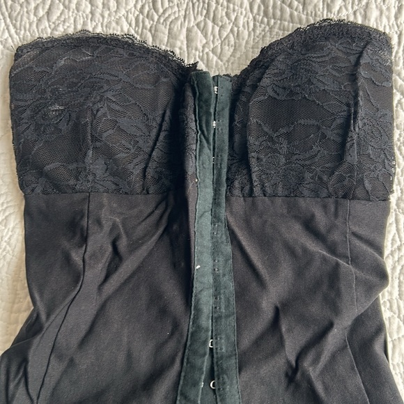Beautiful, black and lace corset top XSS - Picture 2 of 6